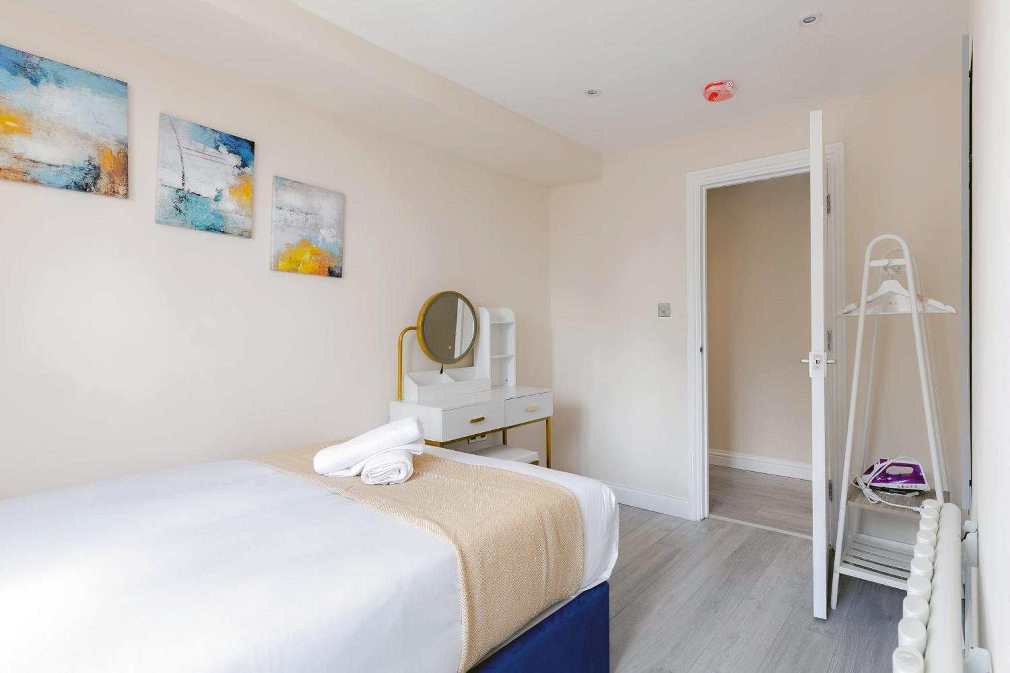 Two Bedroom Near Hyde Park And Oxford Street Londra
