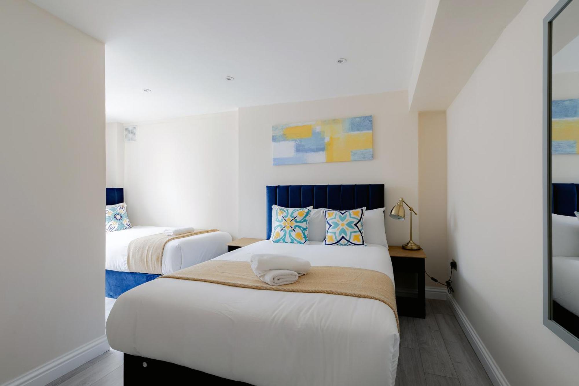 Two Bedroom Near Hyde Park And Oxford Street Londra