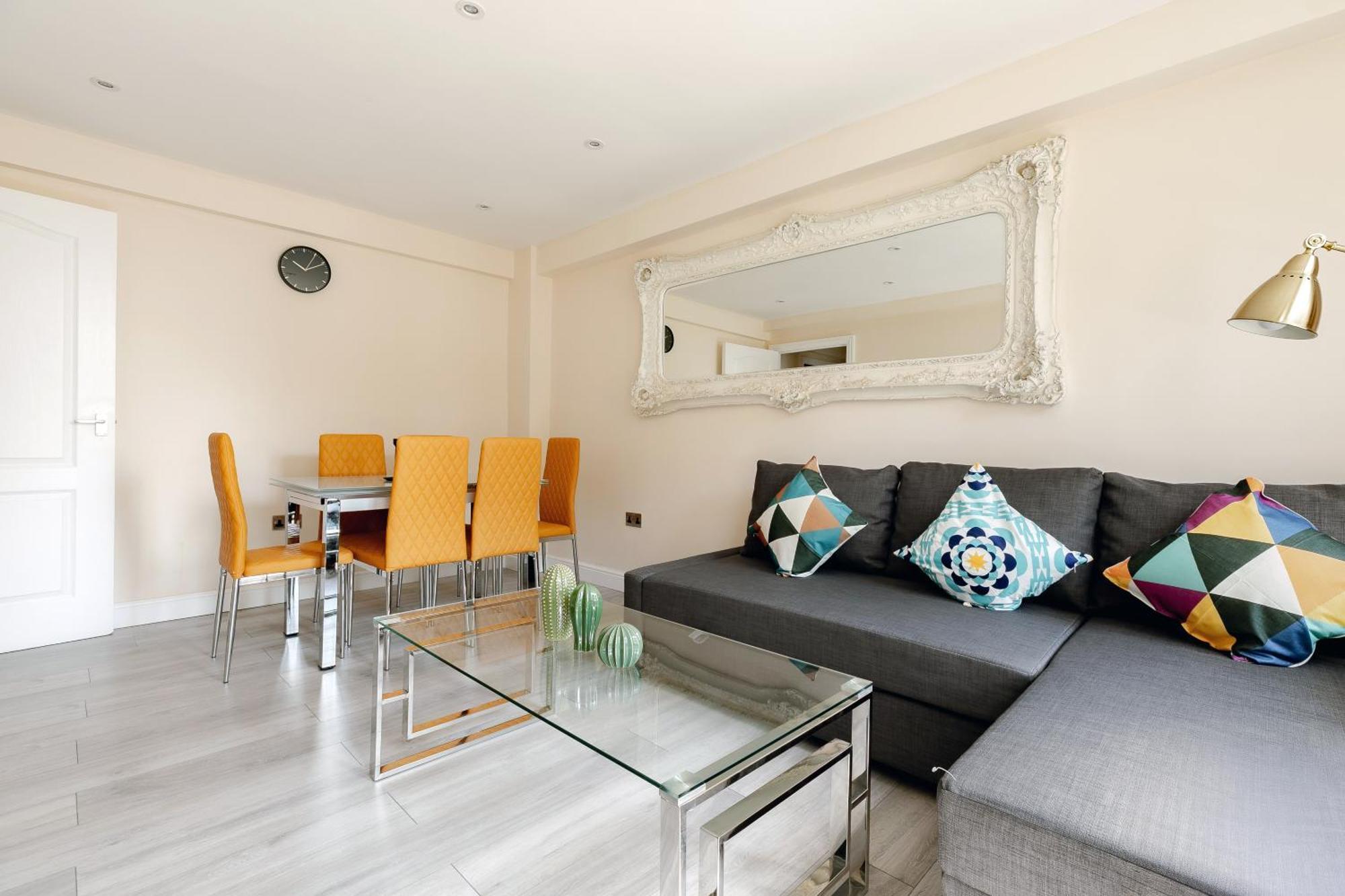 Two Bedroom Near Hyde Park And Oxford Street Londra