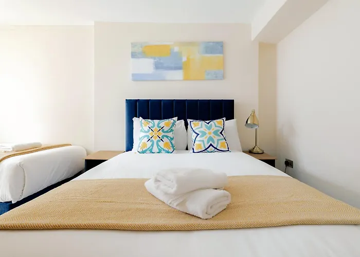 Two Bedroom Apartment Near Hyde Park And Oxford Street